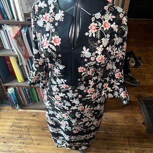 Maggy London floral bell sleeve fitted black & pink 12 dress